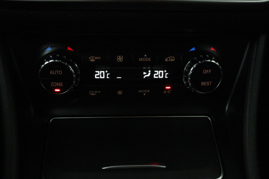 Mercedes-Benz CLA-Klasse 180 Business Solution AMG Upgrade Edition (ACHTERUITRIJCAMERA, NAVIGATIE, STOELVERWARMING, CRUISE)