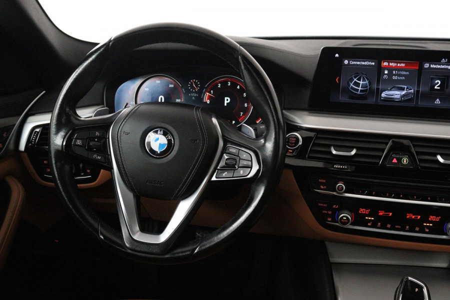 BMW 5 Serie Touring 520i High Executive (PANORAMADAK, PARKEERSENSOREN, CRUISE CONTROL, CAMERA, STOELVERWARMING, LEER)