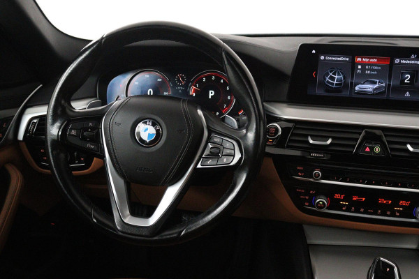 BMW 5 Serie Touring 520i High Executive (PANORAMADAK, PARKEERSENSOREN, CRUISE CONTROL, CAMERA, STOELVERWARMING, LEER)