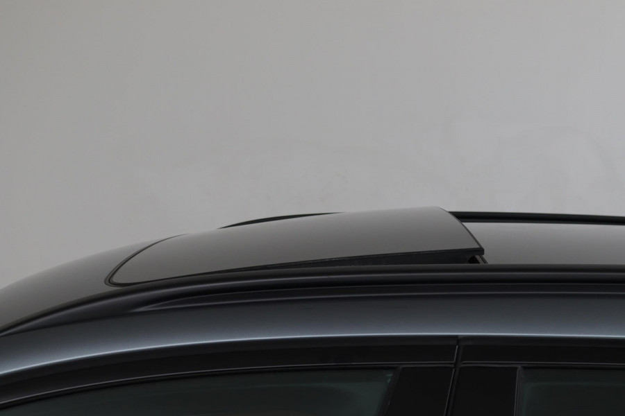 BMW 5 Serie Touring 520i High Executive (PANORAMADAK, PARKEERSENSOREN, CRUISE CONTROL, CAMERA, STOELVERWARMING, LEER)
