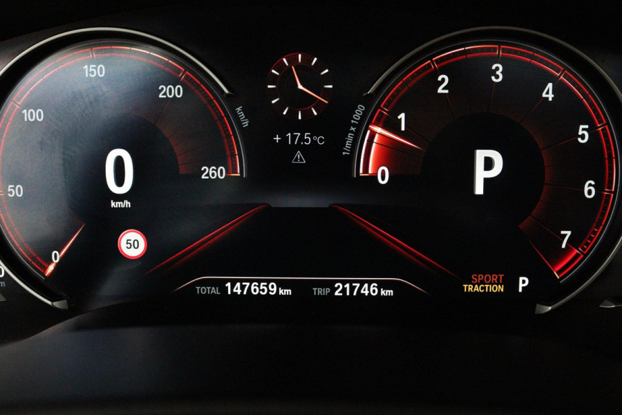 BMW 5 Serie Touring 520i High Executive (PANORAMADAK, PARKEERSENSOREN, CRUISE CONTROL, CAMERA, STOELVERWARMING, LEER)
