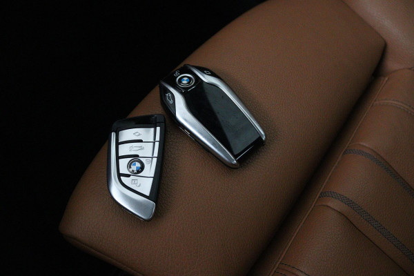 BMW 5 Serie Touring 520i High Executive (PANORAMADAK, PARKEERSENSOREN, CRUISE CONTROL, CAMERA, STOELVERWARMING, LEER)