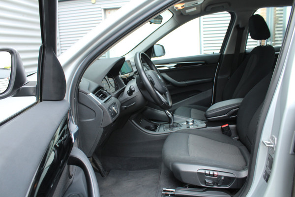 BMW X1 sDrive18i 141pk AUTOMAAT NL-Auto 74.942km Clima Cruise Navi Camera HUD Keyless El. Klep 17"LMV