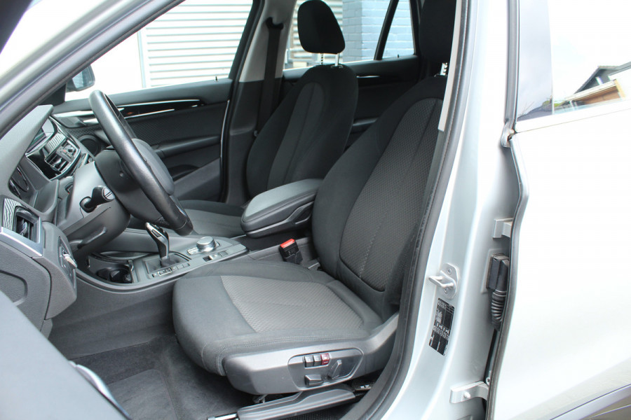 BMW X1 sDrive18i 141pk AUTOMAAT NL-Auto 74.942km Clima Cruise Navi Camera HUD Keyless El. Klep 17"LMV