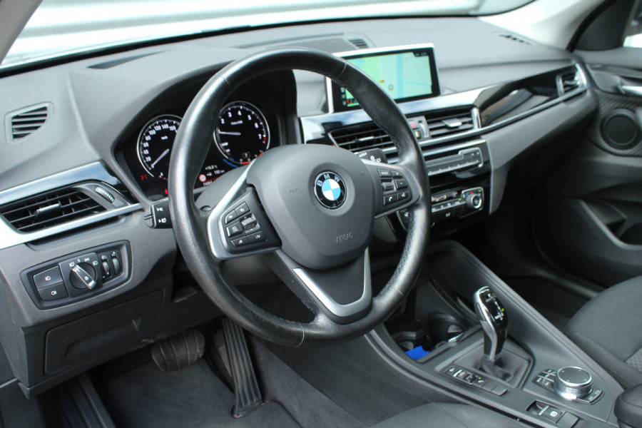BMW X1 sDrive18i 141pk AUTOMAAT NL-Auto 74.942km Clima Cruise Navi Camera HUD Keyless El. Klep 17"LMV