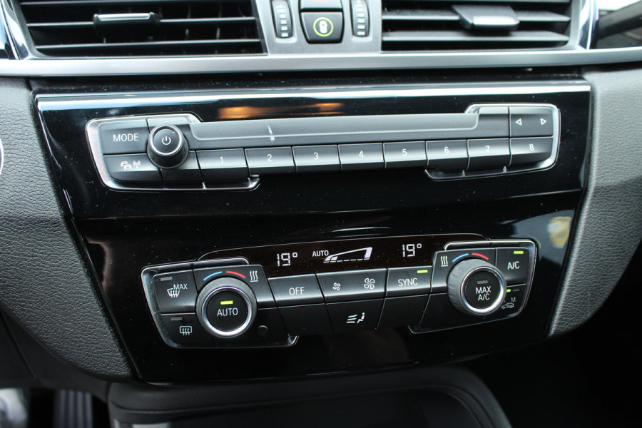 BMW X1 sDrive18i 141pk AUTOMAAT NL-Auto 74.942km Clima Cruise Navi Camera HUD Keyless El. Klep 17"LMV