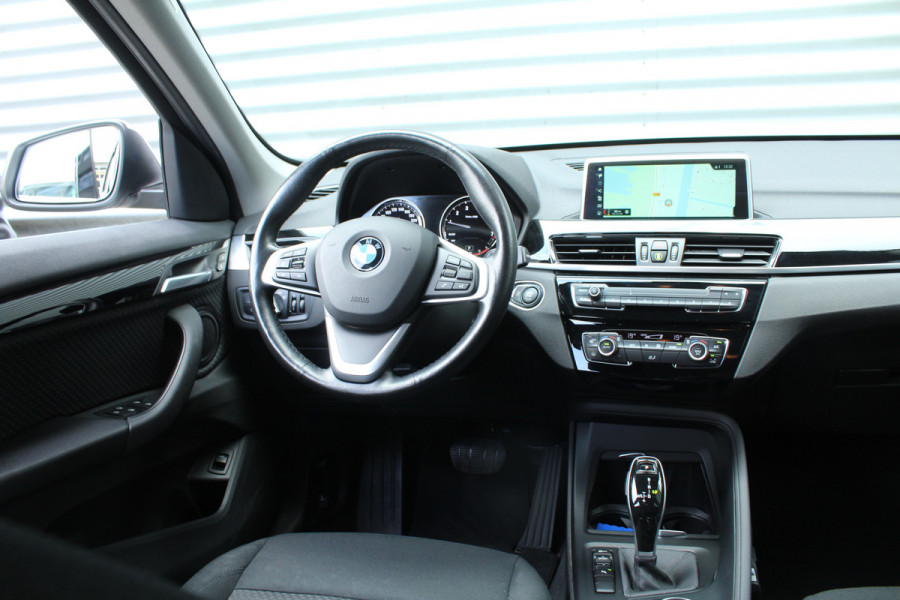 BMW X1 sDrive18i 141pk AUTOMAAT NL-Auto 74.942km Clima Cruise Navi Camera HUD Keyless El. Klep 17"LMV