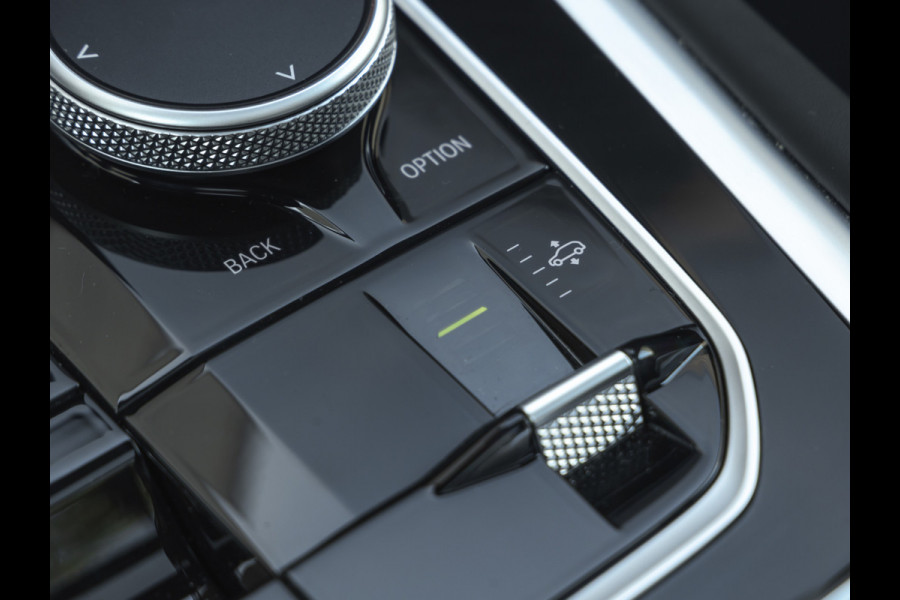 BMW X6 xDrive40i M-Sport Pro - Pano - Luchtvering - Standkachel - Head-up Display