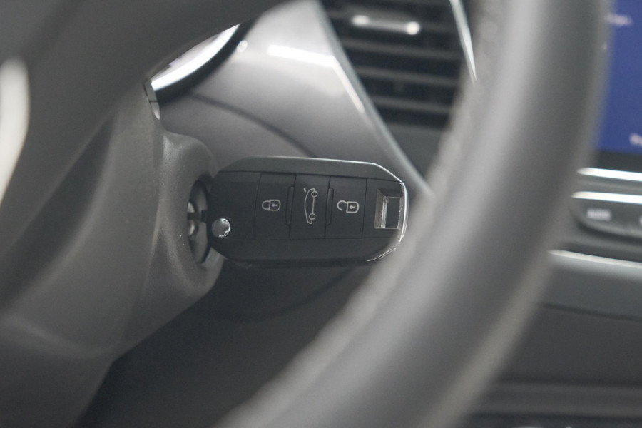 Opel Crossland Turbo 130 AT6 Elegance | Camera | Parkeersensoren | Navigatie | Apple Carplay
