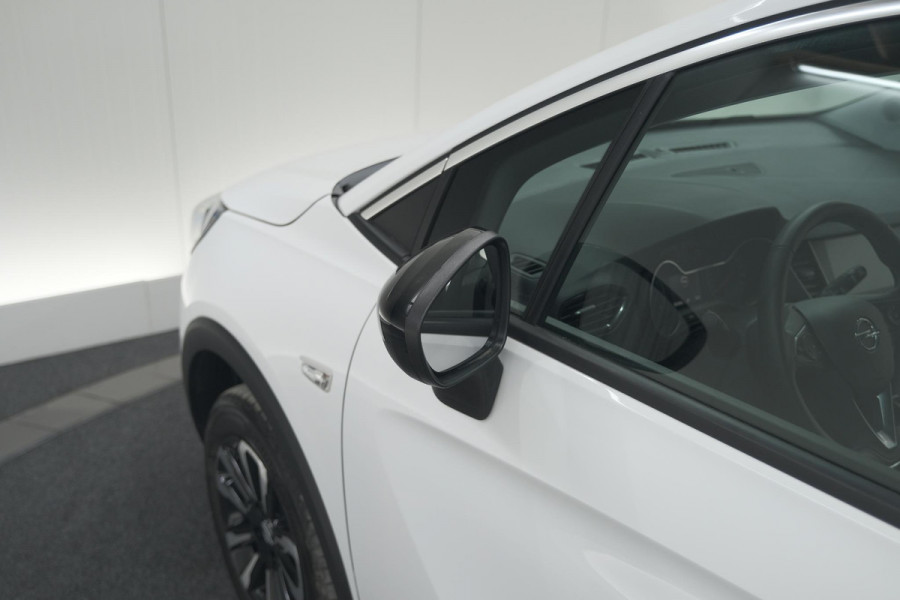 Opel Crossland Turbo 130 AT6 Elegance | Camera | Parkeersensoren | Navigatie | Apple Carplay