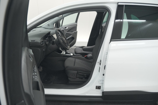Opel Crossland Turbo 130 AT6 Elegance | Camera | Parkeersensoren | Navigatie | Apple Carplay
