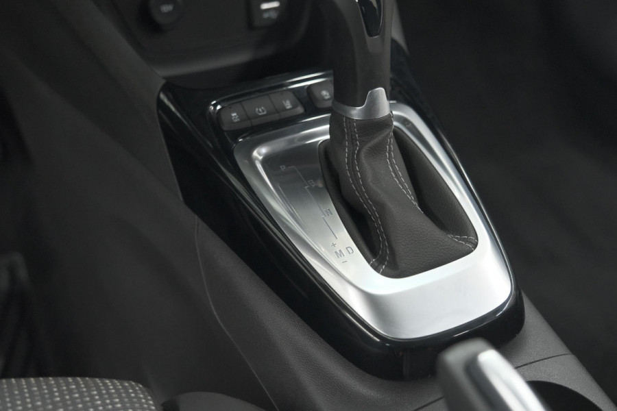Opel Crossland Turbo 130 AT6 Elegance | Camera | Parkeersensoren | Navigatie | Apple Carplay