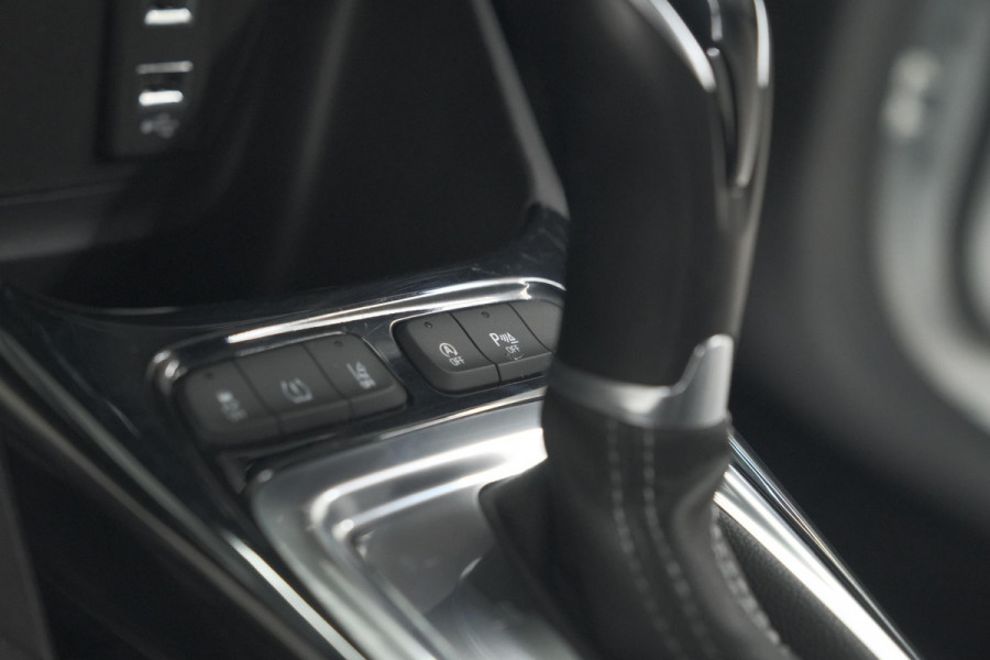 Opel Crossland Turbo 130 AT6 Elegance | Camera | Parkeersensoren | Navigatie | Apple Carplay