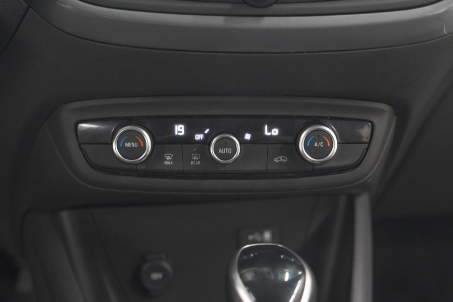 Opel Crossland Turbo 130 AT6 Elegance | Camera | Parkeersensoren | Navigatie | Apple Carplay