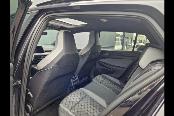 Volkswagen Golf 1.5 eTSI 3x R-Line Business+ /Pano /Garantie