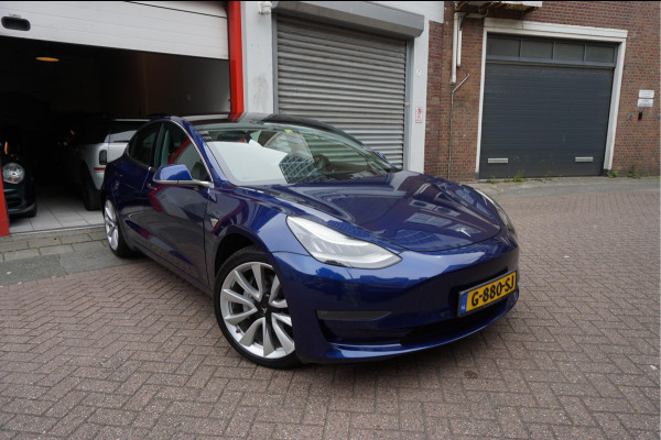 Tesla Model 3 Long Range AWD 75 kWh Dual Motor | Nederlandse BTW auto | 351 pk | Panorama | Auto Pilot | Leer | Electrische stoelen met memory en verwarming | 19inch sportvelgen