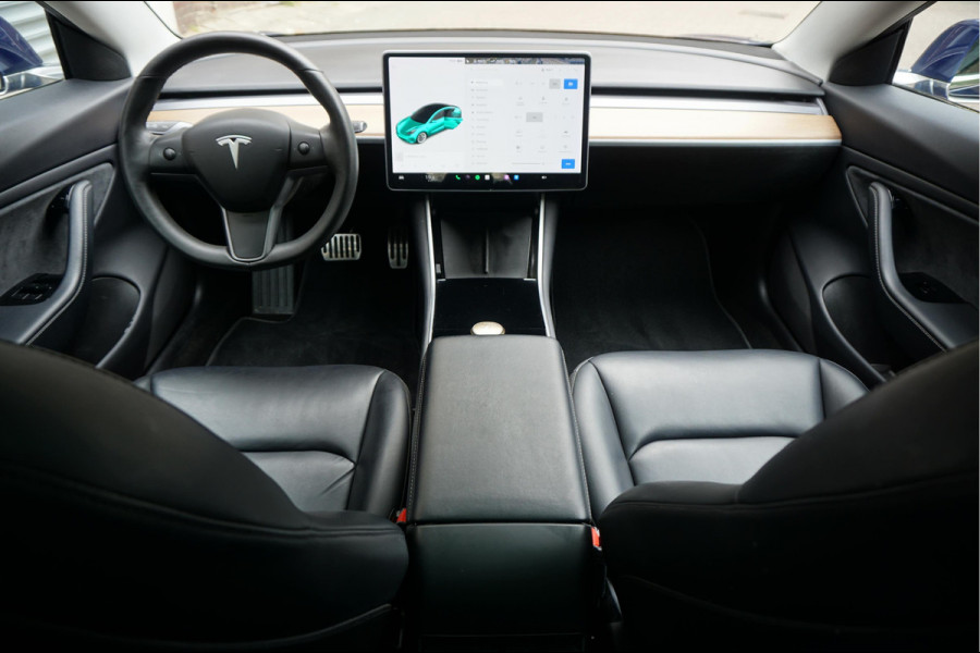 Tesla Model 3 Long Range AWD 75 kWh Dual Motor | Nederlandse BTW auto | 351 pk | Panorama | Auto Pilot | Leer | Electrische stoelen met memory en verwarming | 19inch sportvelgen