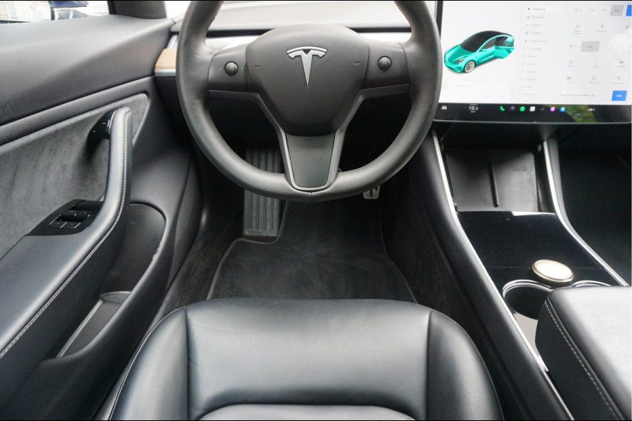Tesla Model 3 Long Range AWD 75 kWh Dual Motor | Nederlandse BTW auto | 351 pk | Panorama | Auto Pilot | Leer | Electrische stoelen met memory en verwarming | 19inch sportvelgen