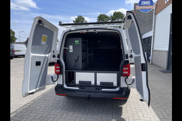 Volkswagen Transporter 2.0 TDI 102pk L1H1 Comfortline / vaste prijs rijklaar € 15.950 ex btw / lease vanaf € 269 / airco / cruise / bijrijdersbank / Bott ingerichte laadruimte / imperial / trekhaak !