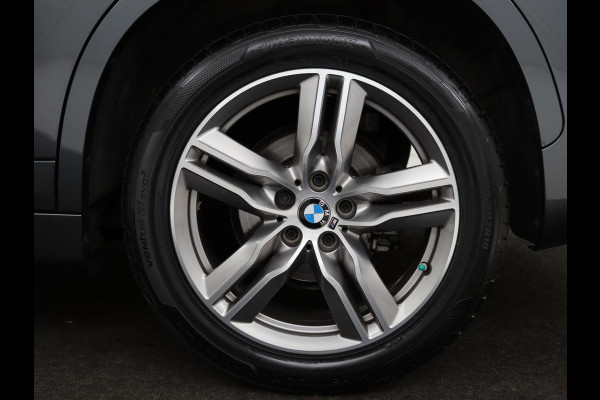 BMW X1 sDrive18i M Sport | Stoelverwarming | Head-Up | Sportstoelen | Full LED | Alcantara | Navigatie | Park Assist | Climate control