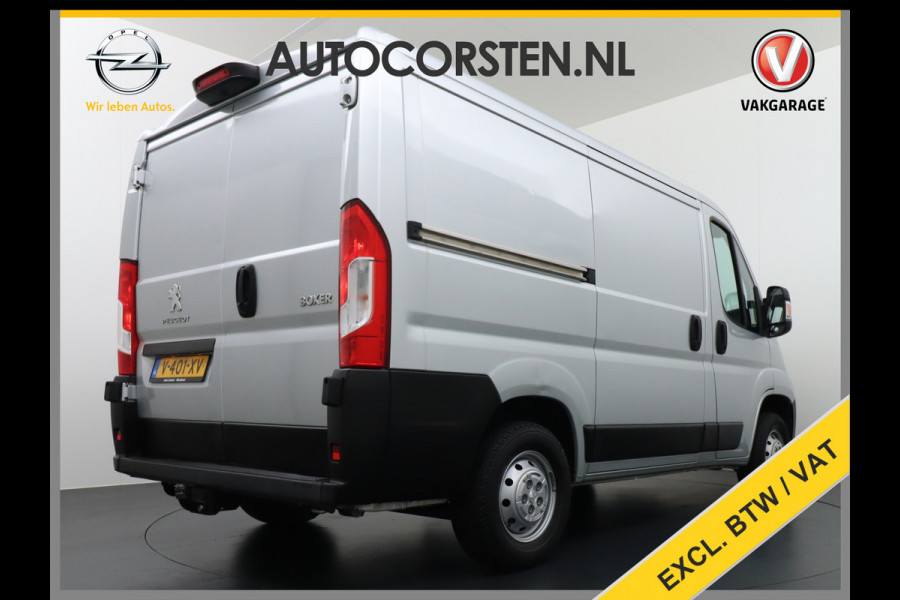 Peugeot Boxer 333 2.0HDI 3-Pers. Camera Airco Trekhaak Cruise-Control Schuifdeur-R. Betonplex Lat-Om-Lat Premium CruiseControl ESP Elektr.Spie Stuurbediening-Audio 2.000kg trekvermogen 300Nm/1750rpm EURO 6 1e Eigenaar