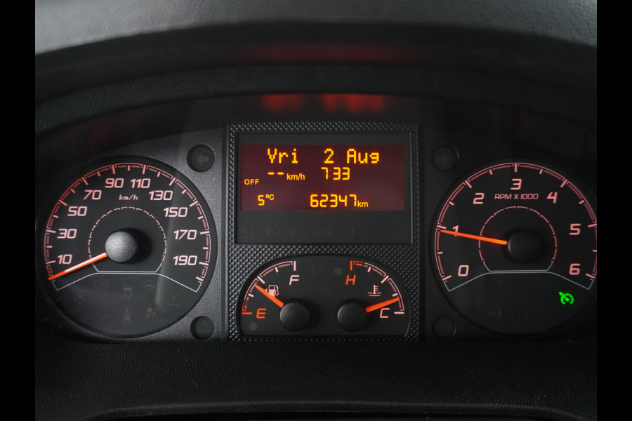Peugeot Boxer 333 2.0HDI 3-Pers. Camera Airco Trekhaak Cruise-Control Schuifdeur-R. Betonplex Lat-Om-Lat Premium CruiseControl ESP Elektr.Spie Stuurbediening-Audio 2.000kg trekvermogen 300Nm/1750rpm EURO 6 1e Eigenaar