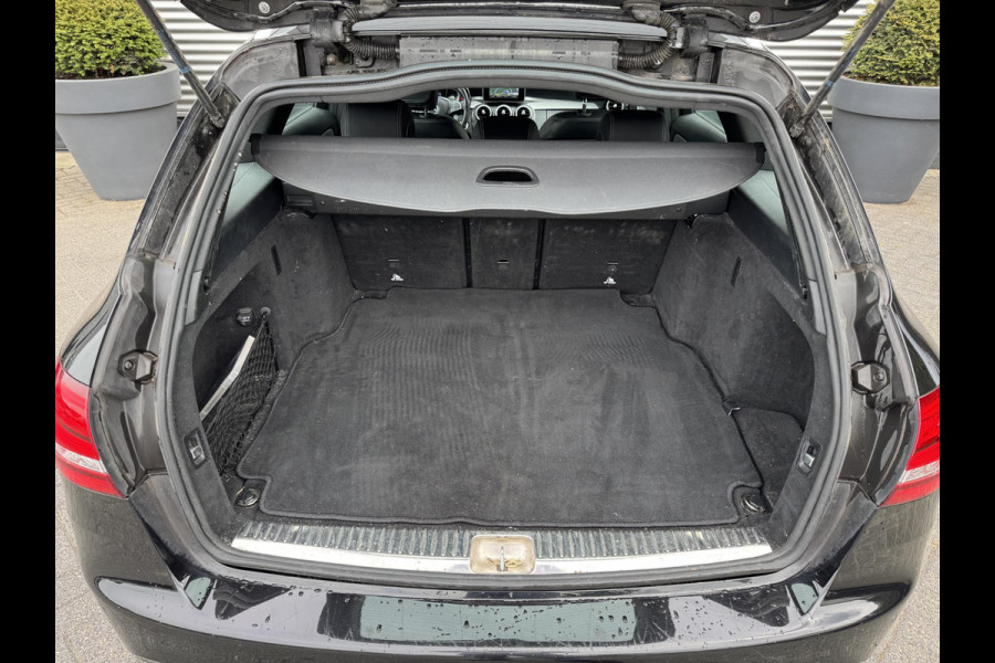 Mercedes-Benz C-Klasse Estate 180 CDI AMG | Camera | Parkeersensoren | Led | Stoelverwarming | Lichtmetalen velgen | Elektrische Achterklep |