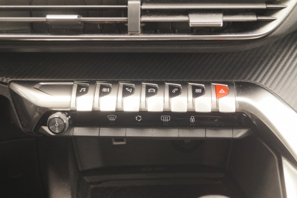 Peugeot 3008 1.5 BlueHDi 130pk Executive -NAVI-ECC-PDC-