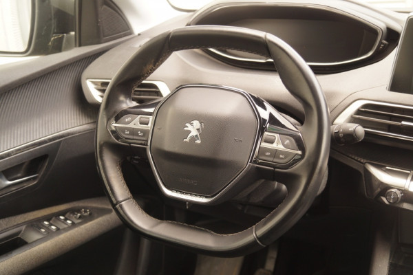 Peugeot 3008 1.5 BlueHDi 130pk Executive -NAVI-ECC-PDC-