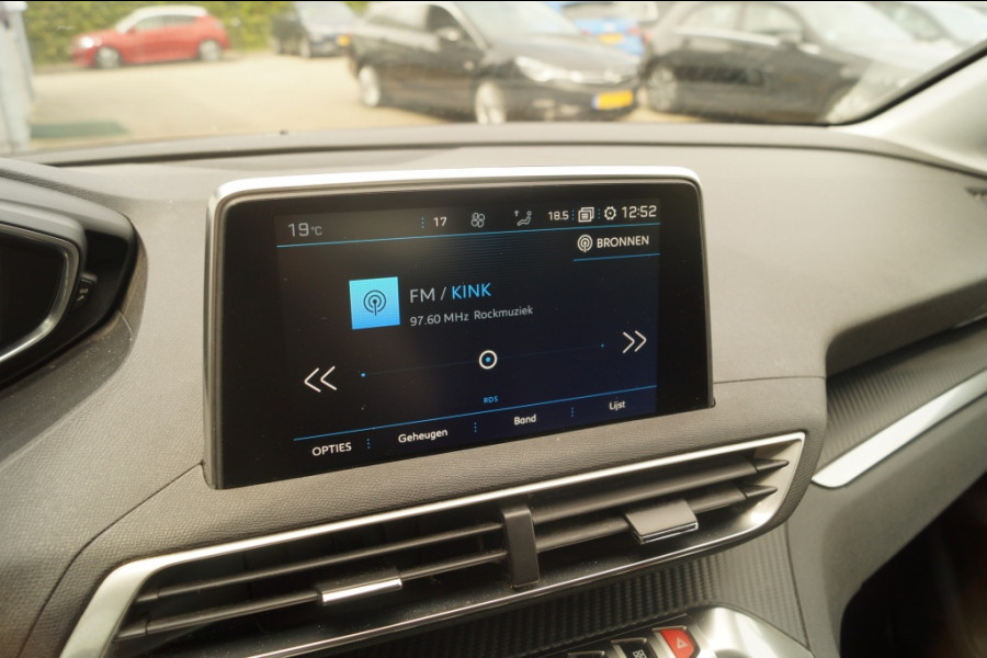 Peugeot 3008 1.5 BlueHDi 130pk Executive -NAVI-ECC-PDC-