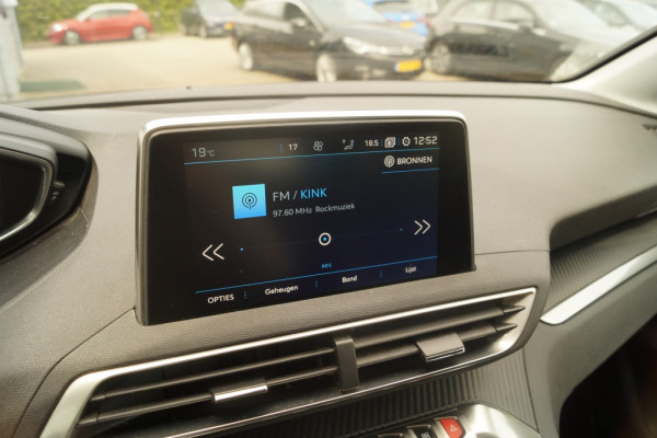 Peugeot 3008 1.5 BlueHDi 130pk Executive -NAVI-ECC-PDC-