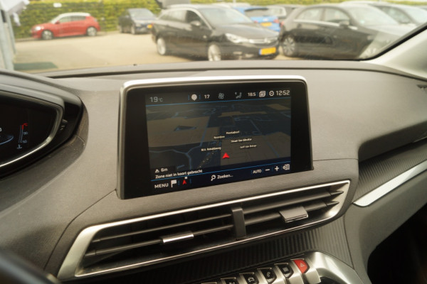 Peugeot 3008 1.5 BlueHDi 130pk Executive -NAVI-ECC-PDC-
