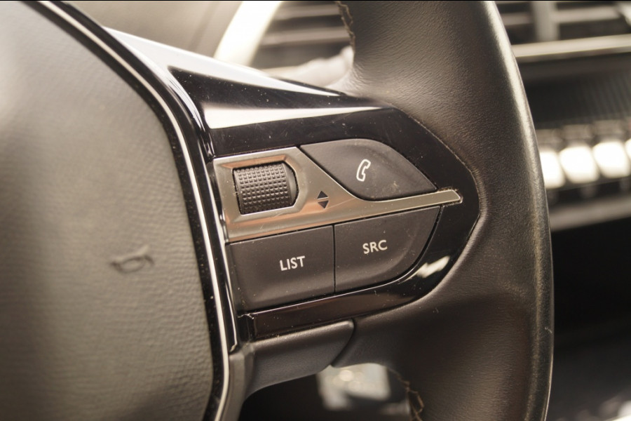 Peugeot 3008 1.5 BlueHDi 130pk Executive -NAVI-ECC-PDC-