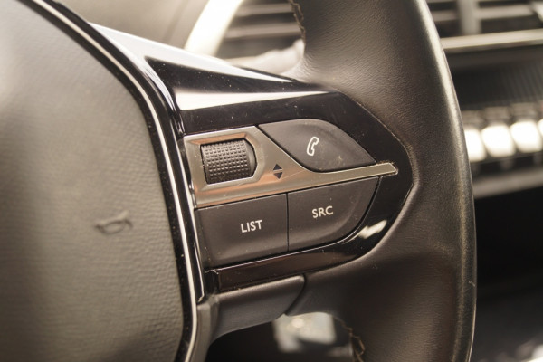 Peugeot 3008 1.5 BlueHDi 130pk Executive -NAVI-ECC-PDC-
