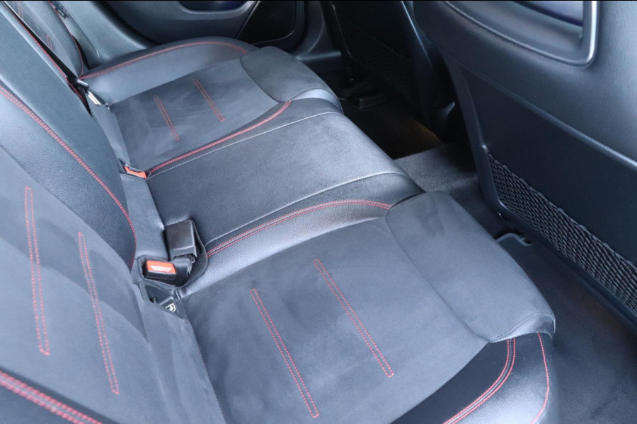 Mercedes-Benz CLA-Klasse 200 AMG | PANO - SFEER - CAMERA - ACC - VOLL!