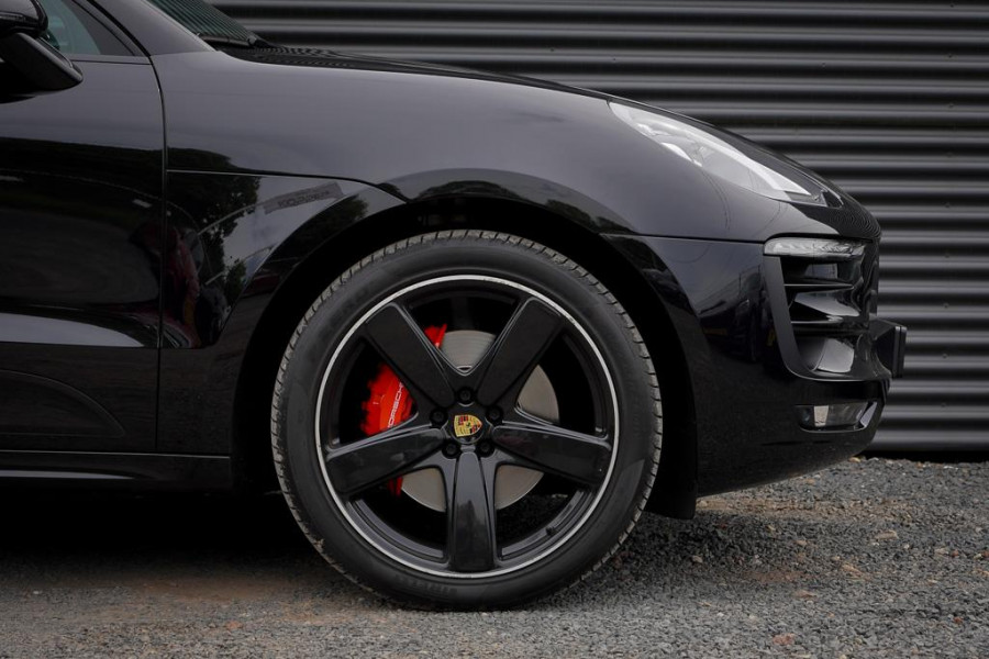 Porsche Macan 3.0 GTS / Pano / Leder / Luchtvering / NL Auto / 21''