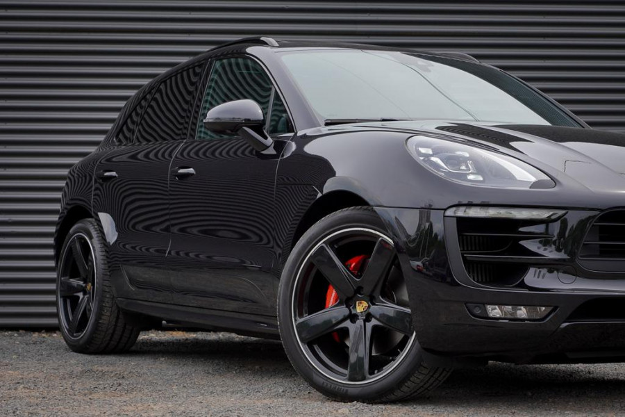 Porsche Macan 3.0 GTS / Pano / Leder / Luchtvering / NL Auto / 21''