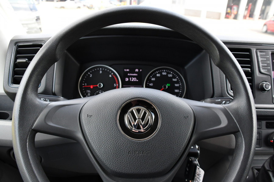 Volkswagen Crafter 35 2.0 TDI L3H3 Highline Camera, Carplay, LED, 140pk, Automaat, Voorruit verwarming, Uniek!