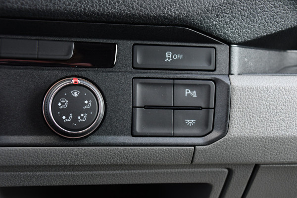 Volkswagen Crafter 35 2.0 TDI L3H3 Highline Camera, Carplay, LED, 140pk, Automaat, Voorruit verwarming, Uniek!