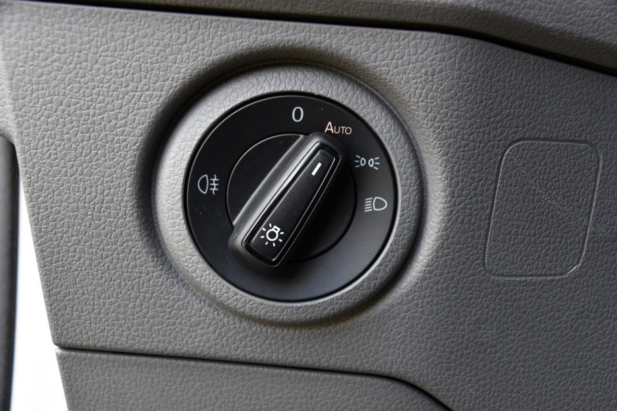 Volkswagen Crafter 35 2.0 TDI L3H3 Highline Camera, Carplay, LED, 140pk, Automaat, Voorruit verwarming, Uniek!