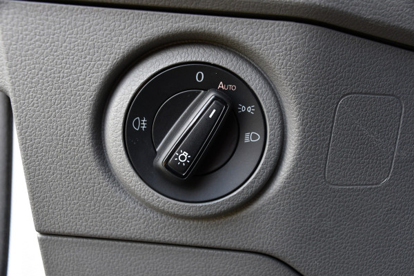 Volkswagen Crafter 35 2.0 TDI L3H3 Highline Camera, Carplay, LED, 140pk, Automaat, Voorruit verwarming, Uniek!