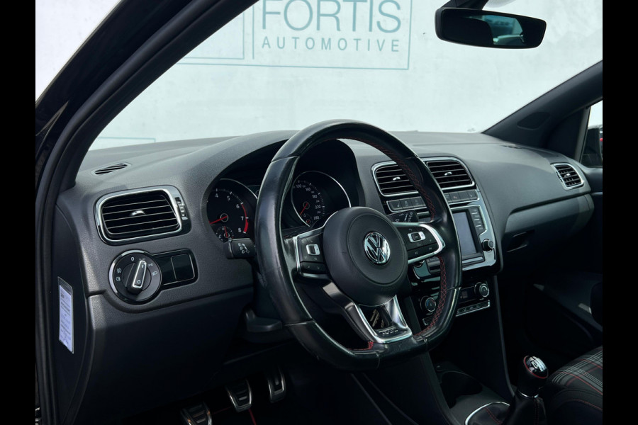 Volkswagen Polo 1.8 TSI GTI PANO | ZEER NETTE AUTO | STOELVERW | PDC VOOR & ACHTER | CARPLAY | ! 2DE PINKSTERDAG GEOPEND VAN 10:00 UUR T/M 17:00 UUR