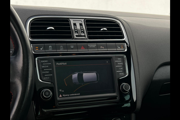 Volkswagen Polo 1.8 TSI GTI PANO | ZEER NETTE AUTO | STOELVERW | PDC VOOR & ACHTER | CARPLAY | ! 2DE PINKSTERDAG GEOPEND VAN 10:00 UUR T/M 17:00 UUR