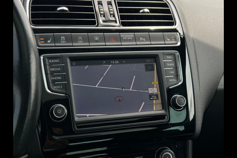 Volkswagen Polo 1.8 TSI GTI PANO | ZEER NETTE AUTO | STOELVERW | PDC VOOR & ACHTER | CARPLAY | ! 2DE PINKSTERDAG GEOPEND VAN 10:00 UUR T/M 17:00 UUR