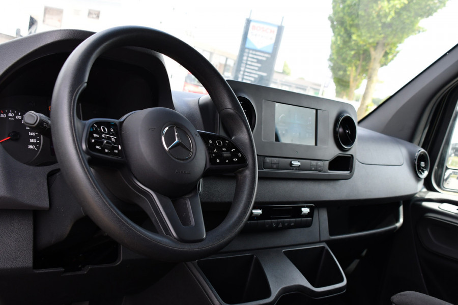 Mercedes-Benz Sprinter 317 1.9 CDI L2H2 RWD AMG Black Edition Camera, Cruise, 3500KG Trekhaak, Carplay, Automaat, 170PK, Standkachel, Multimedia, UNIEK!