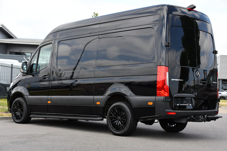 Mercedes-Benz Sprinter 317 1.9 CDI L2H2 RWD AMG Black Edition Camera, Cruise, 3500KG Trekhaak, Carplay, Automaat, 170PK, Standkachel, Multimedia, UNIEK!