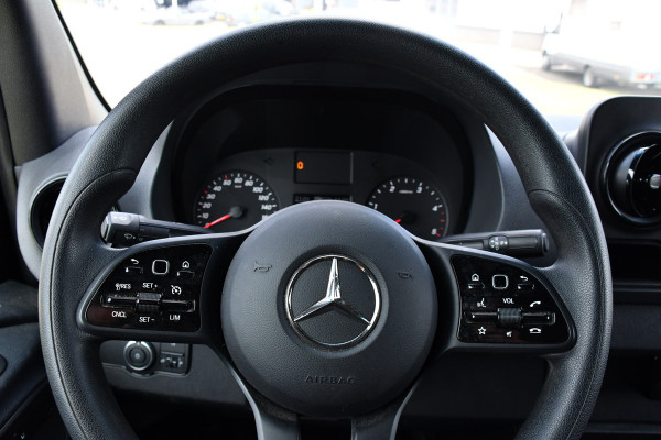 Mercedes-Benz Sprinter 317 1.9 CDI L2H2 RWD AMG Black Edition Camera, Cruise, 3500KG Trekhaak, Carplay, Automaat, 170PK, Standkachel, Multimedia, UNIEK!