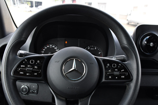 Mercedes-Benz Sprinter 317 1.9 CDI L2H2 RWD AMG Black Edition Camera, Cruise, 3500KG Trekhaak, Carplay, Automaat, 170PK, Standkachel, Multimedia, UNIEK!