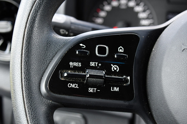 Mercedes-Benz Sprinter 317 1.9 CDI L2H2 RWD AMG Black Edition Camera, Cruise, 3500KG Trekhaak, Carplay, Automaat, 170PK, Standkachel, Multimedia, UNIEK!