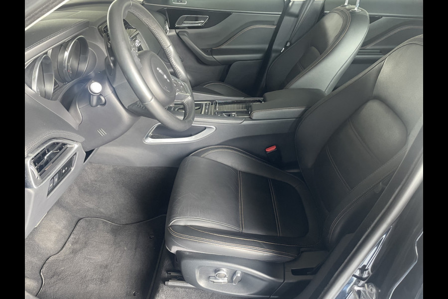 Jaguar F-Pace 2.0t AWD Premium Edition PANO DAK LEDER